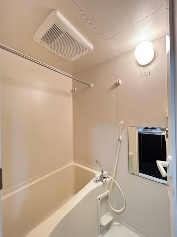 浴室乾燥機付きの癒し空間になります♪ゆったりその日の疲れを癒して下さい♪