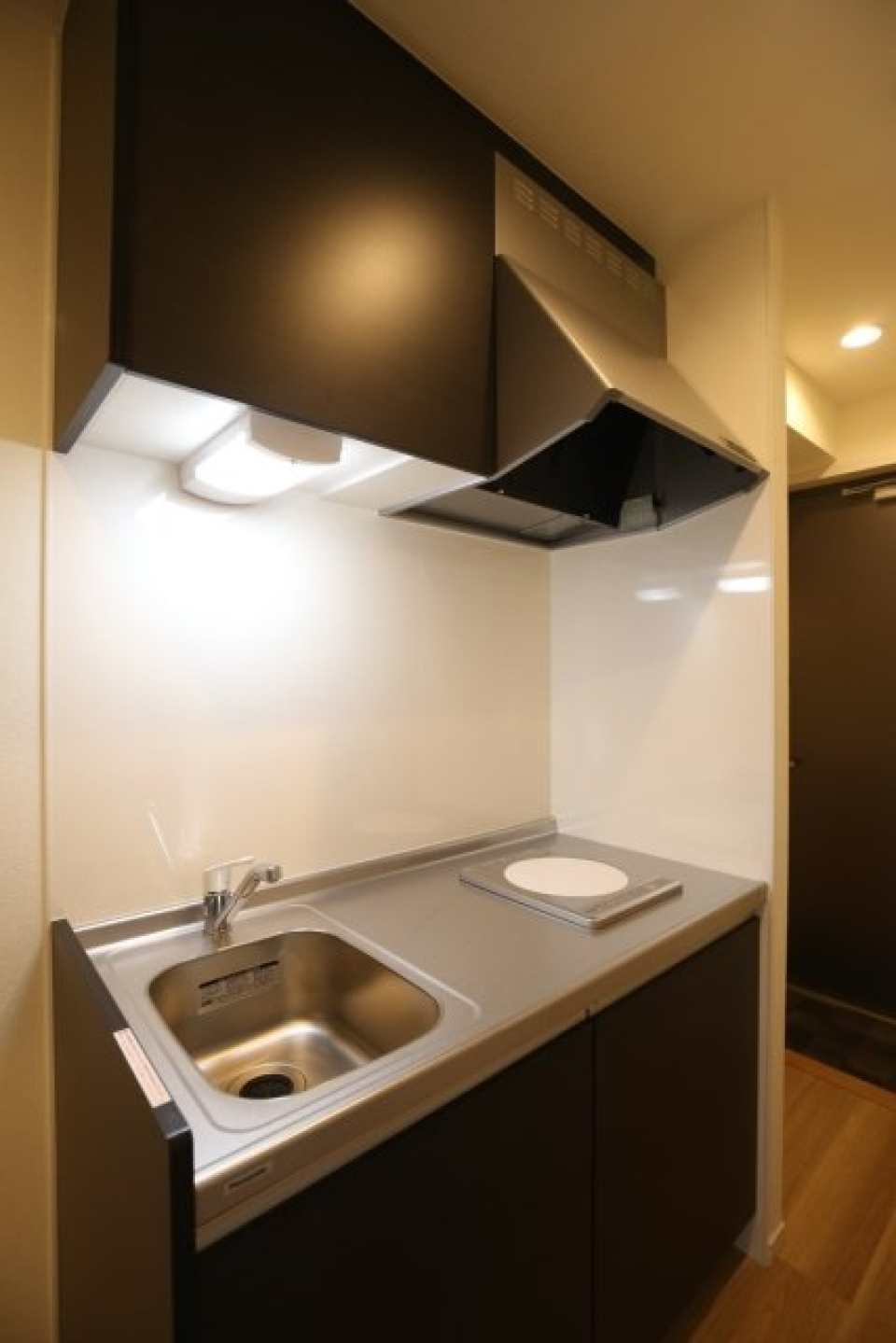 IHコンロ付きキッチンです！さてと、クッ〇パッドでレシピを検索♪