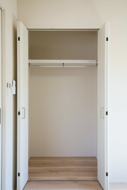 クローゼットもこの通り！広々しています♪