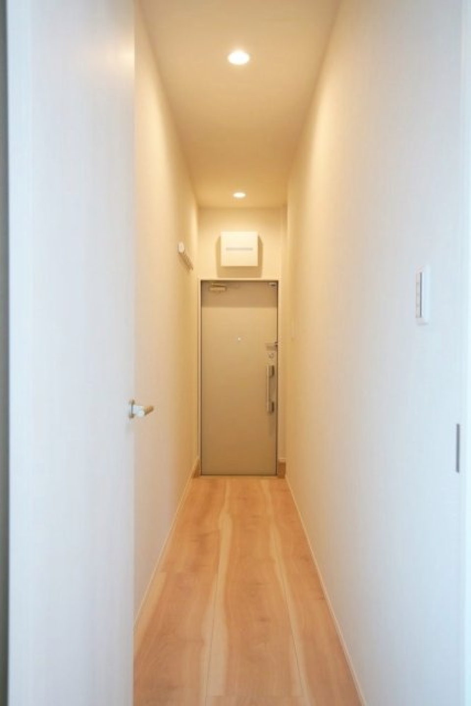 廊下はこんな感じ！白の世界へようこそ！