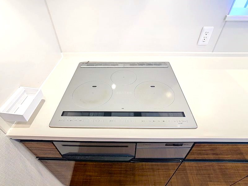 便利なIHクッキングヒーターグリル付きです。