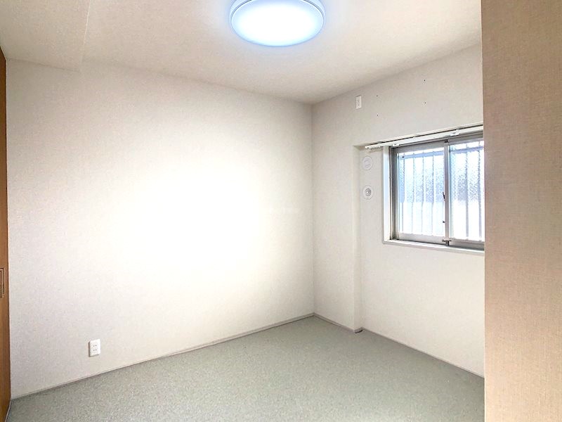 5.5帖の洋室はこちら。