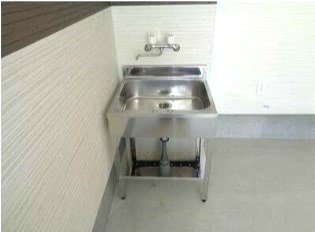 ガレージ内にも洗い場付いています