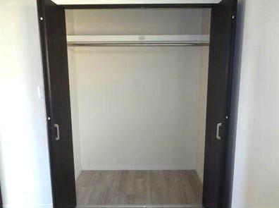 ハンガーのまま収納できるクローゼット付きです