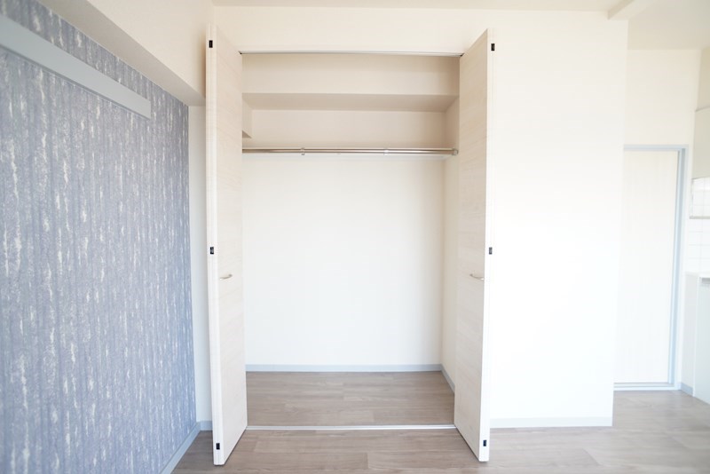 リビングには大き目のクローゼット
