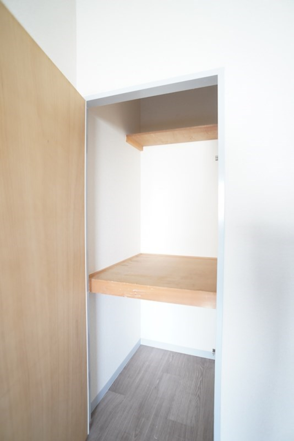 洋室にも収納あります