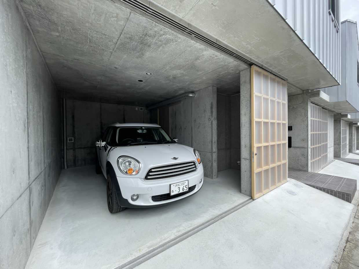 愛車を守るガレージ付き
