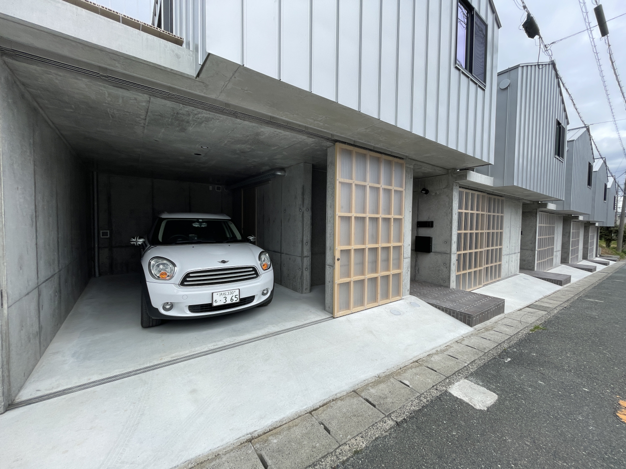 愛車を守るガレージ付き