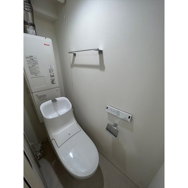 トイレの後ろには何があるのでしょう？？