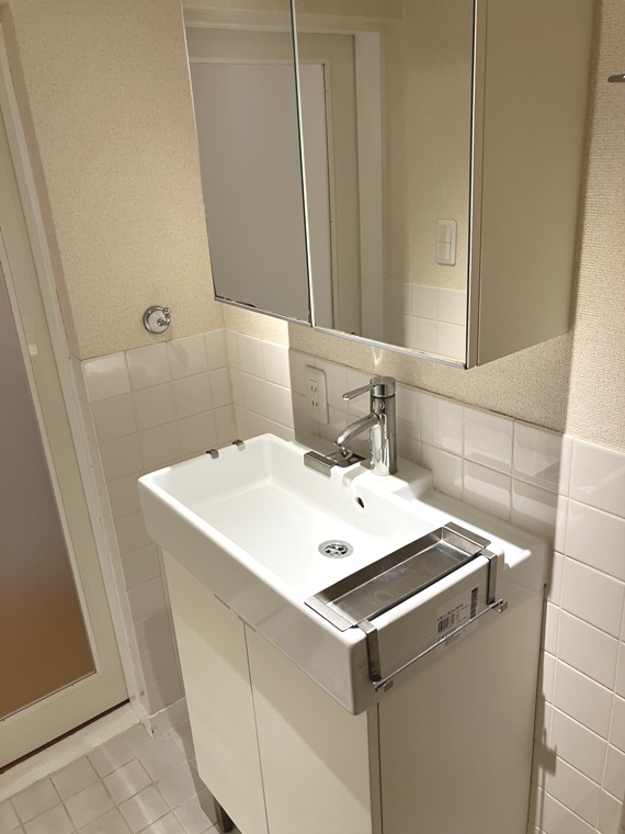 間接照明が手元を照らしてくれます。