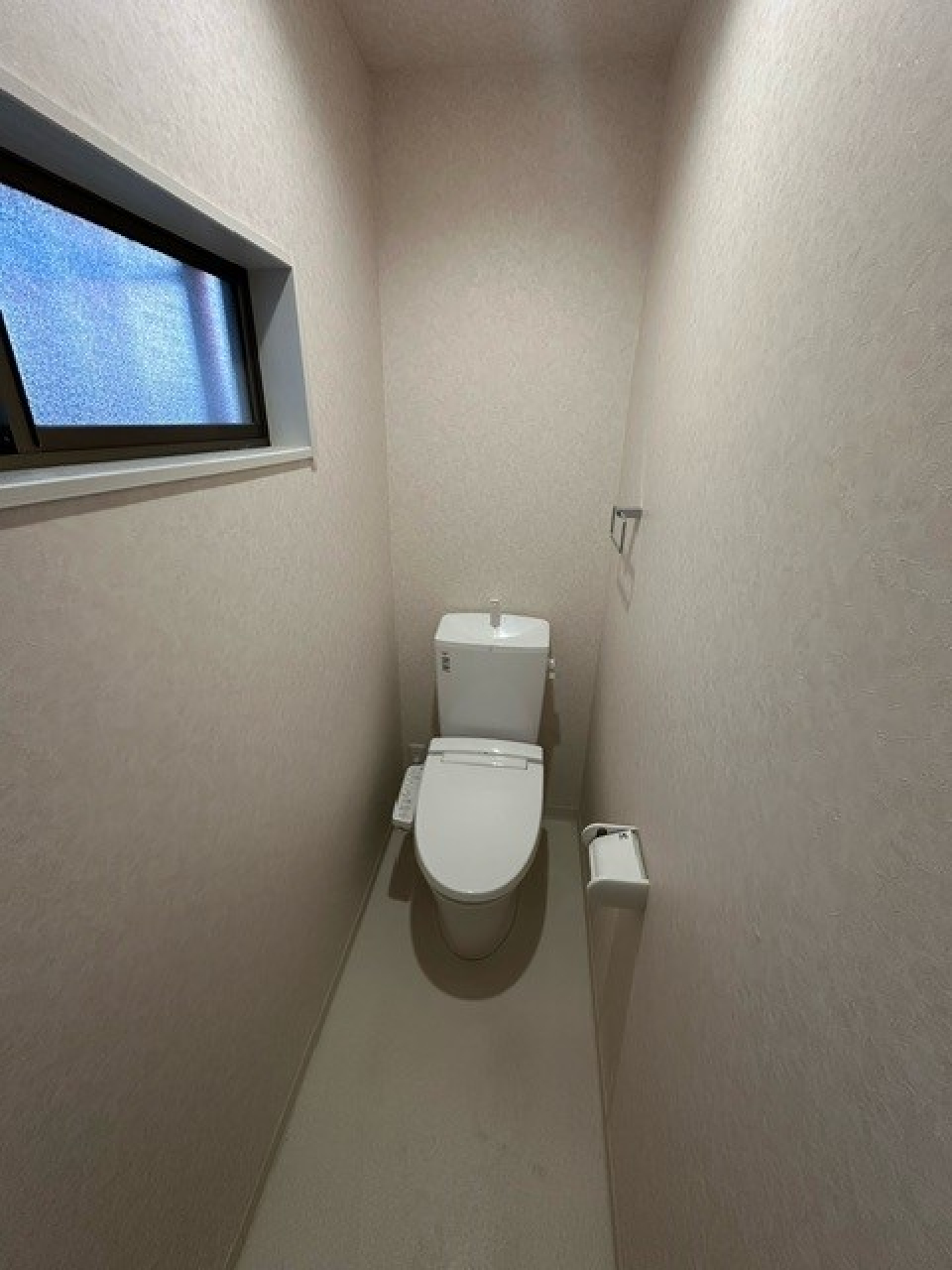 シンプルなトイレ。