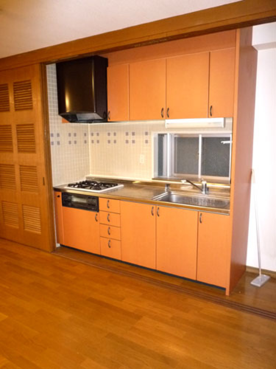 キッチンに小窓付き！キッチンも広くて使いやすそう