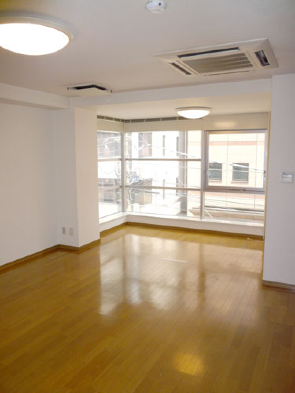 洋室はなんと18帖の広さ！！