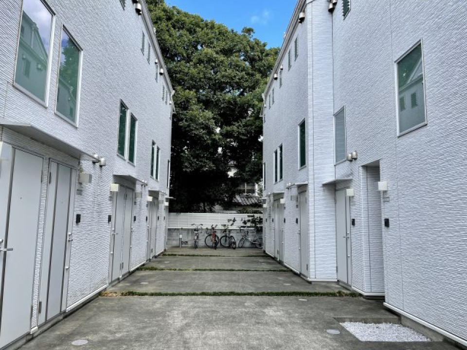 シンメトリーな空間から。