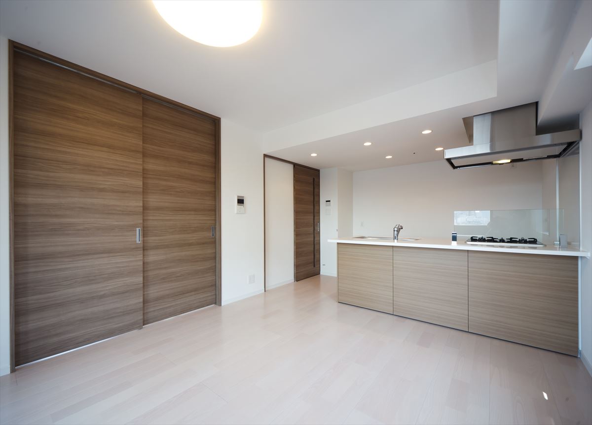 横引の扉で空間を仕切ることが出来ます。