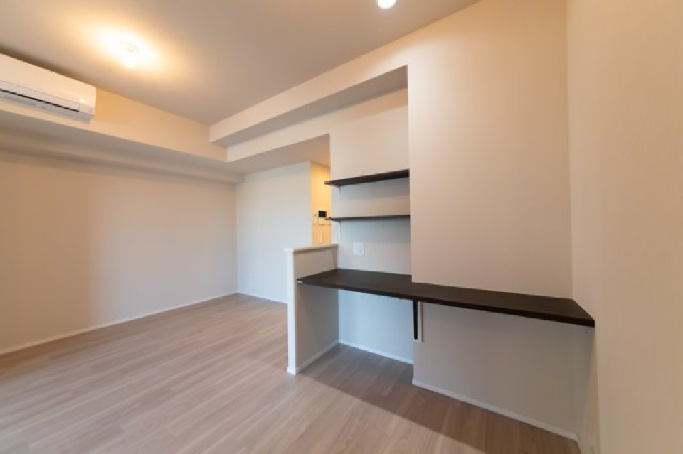 勉強できるスペースがある棚です。