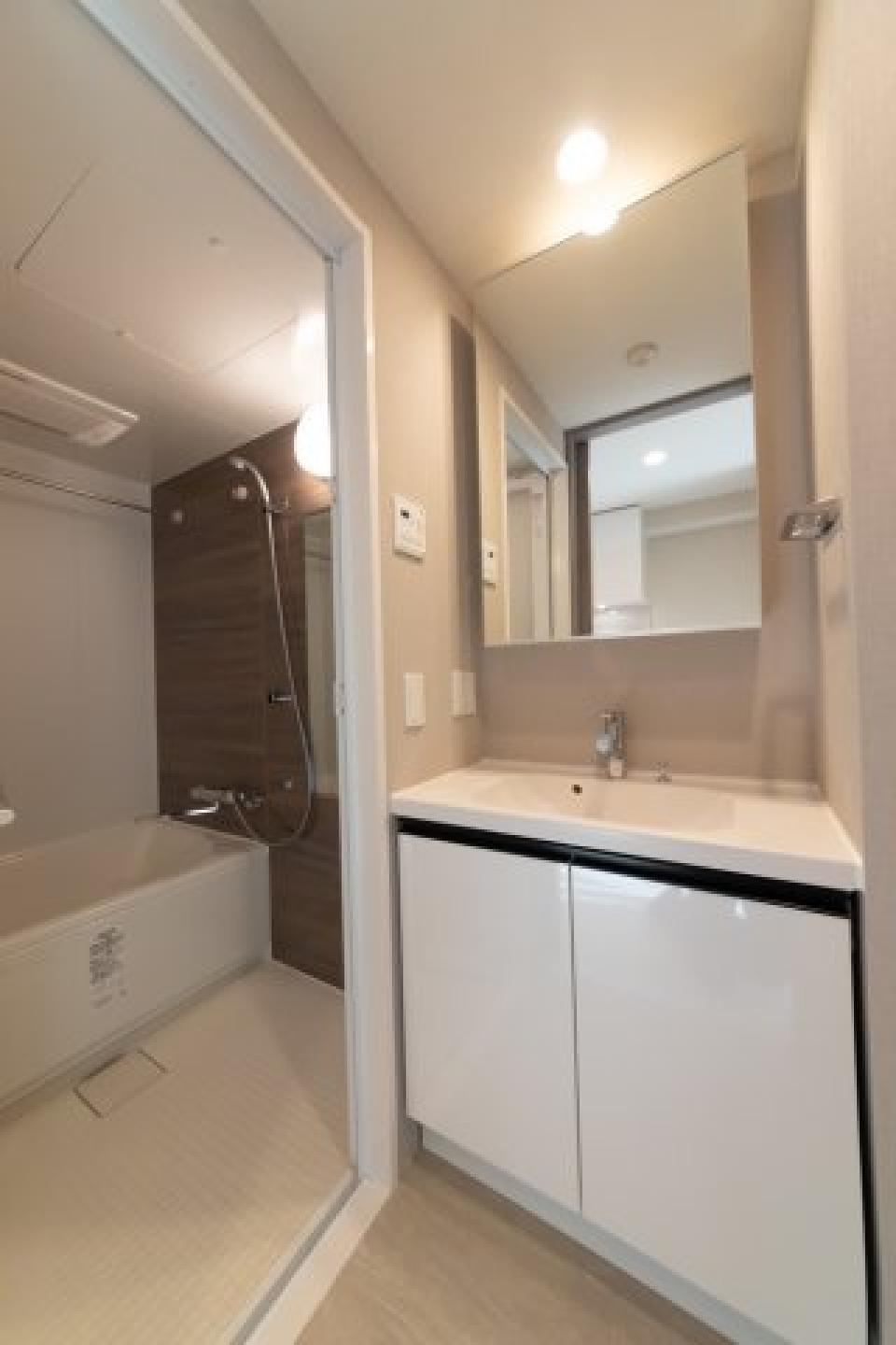 浴室と洗面台です。