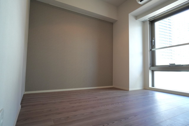 ４．６帖の洋室にはグレーのウォールが。※写真は同タイプ住戸です。