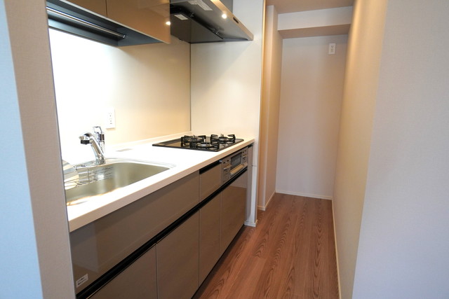 ３口のガスコンロ。※写真は同タイプ住戸です。