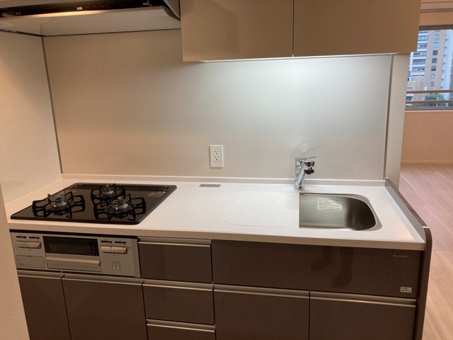 ３口のガスコンロが導入されています。※写真は同タイプ住戸です。