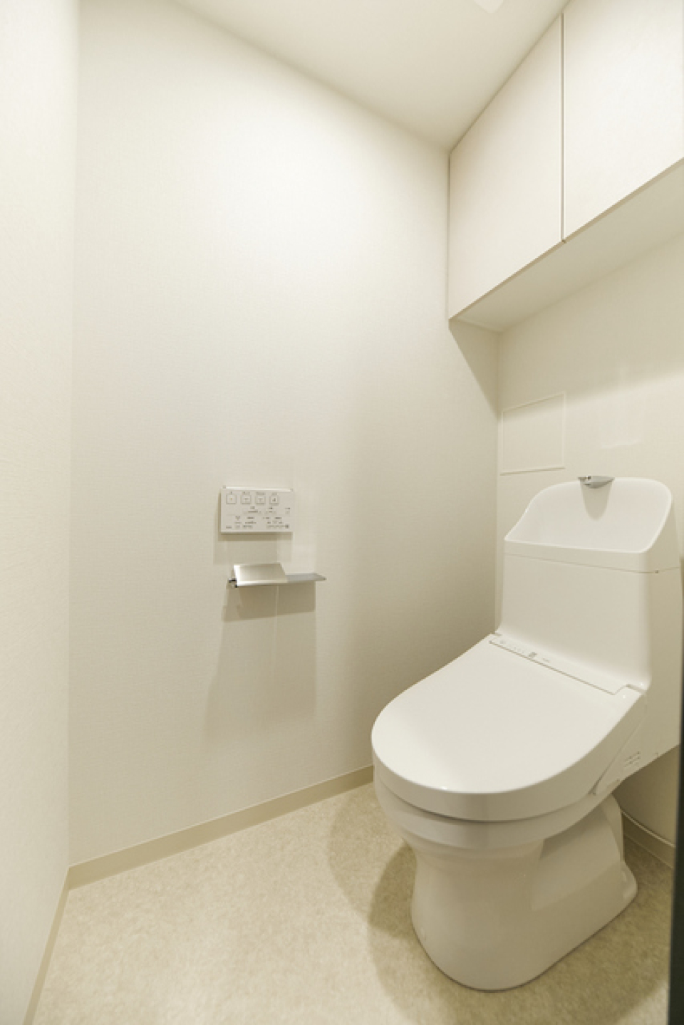 トイレは収納付き
※写真は同タイプ住戸です。