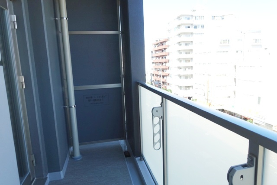 バルコニーの様子。※写真は同タイプ住戸です。