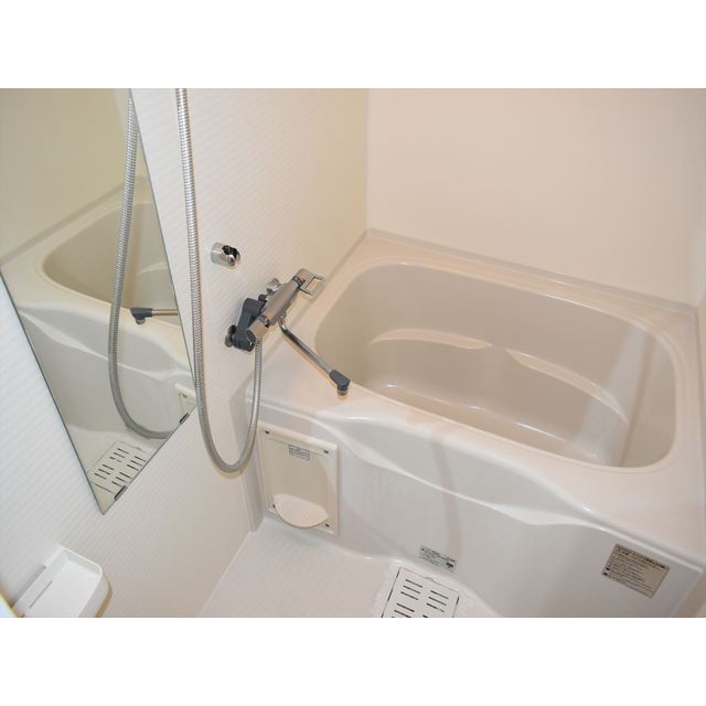 シンプルな浴室です、