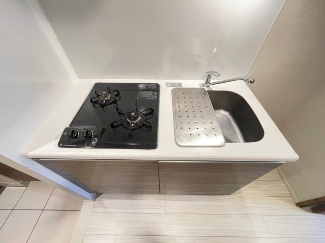 コンロは嬉しい三口タイプ