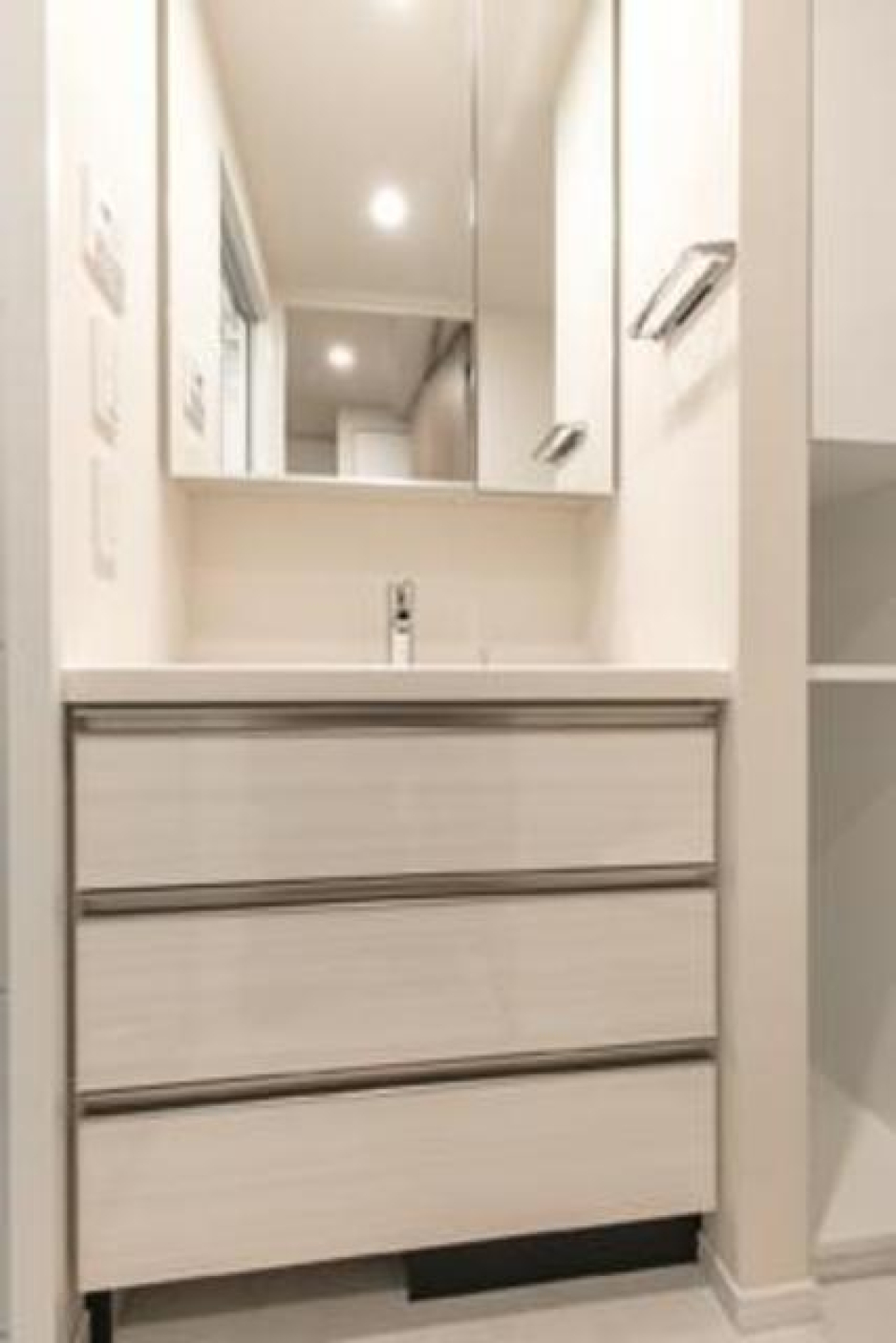 嬉しい独立洗面台。※写真は同タイプ住戸です。