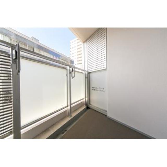 バルコニーの様子。※写真は同タイプ住戸です。