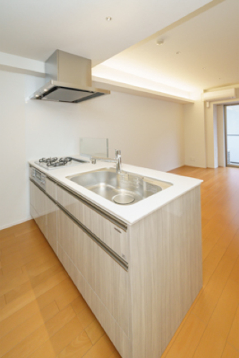 ３口のガスコンロが導入されています。※写真は同タイプ住戸です。