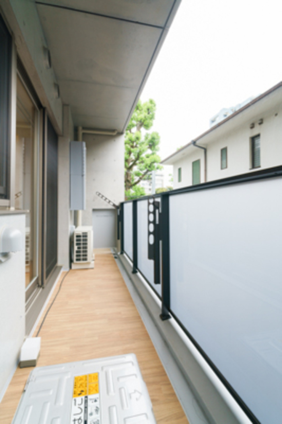 バルコニーに出た時の様子。※写真は同タイプ住戸です。