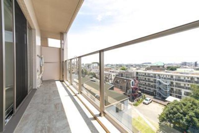 バルコニーの様子。※写真は同タイプ住戸です。