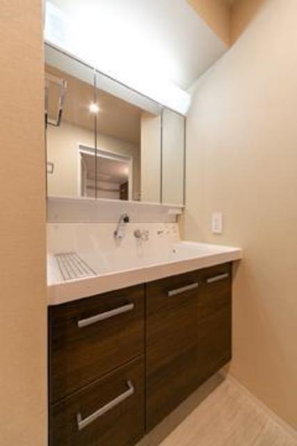 嬉しい独立洗面台。※写真は同タイプ住戸です。