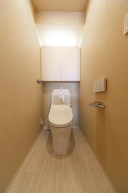 スッキリとした印象のあるトイレ。※写真は同タイプ住戸です。