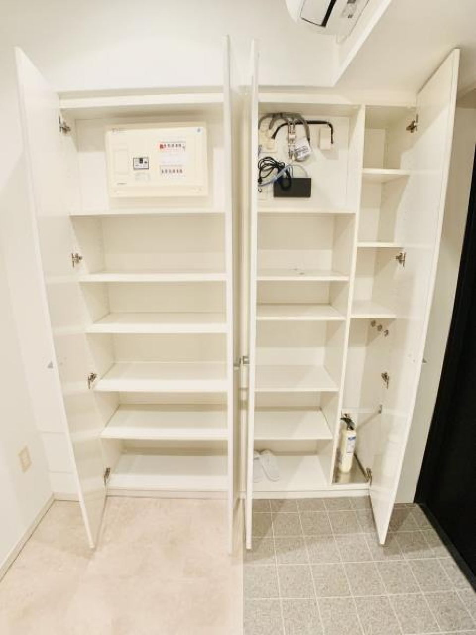 シューズボックスを開けた時の様子。