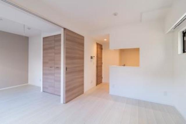 7.4帖のリビング※ダイニングです。※写真は同タイプ住戸です。