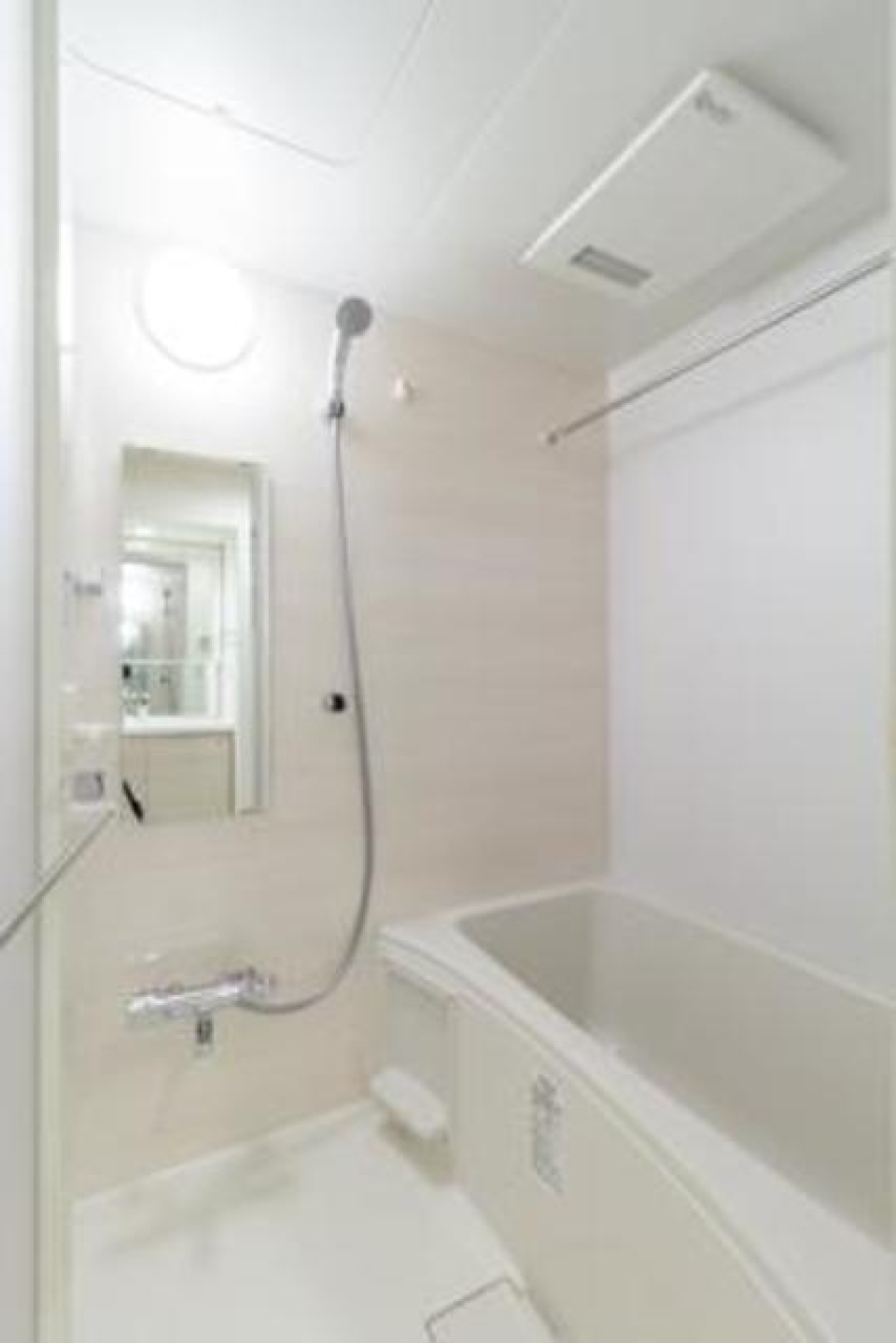 浴室の様子です。※写真は同タイプ住戸です。