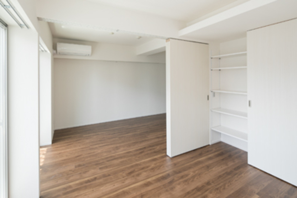 １．１帖のウォーキングクローゼットがついています。※写真は同タイプ住戸です。