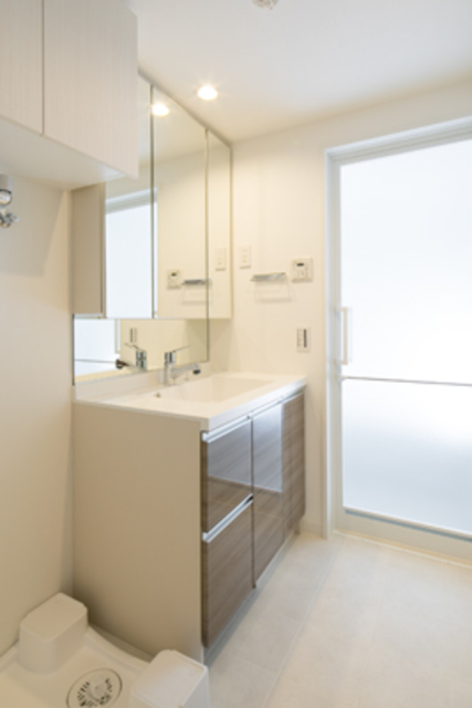 オシャレな独立洗面台ですね！※写真は同タイプ住戸です。