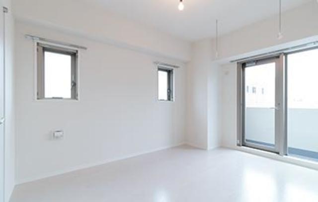 バルコニーへのアクセスが出来ます。※写真は同タイプ住戸です。