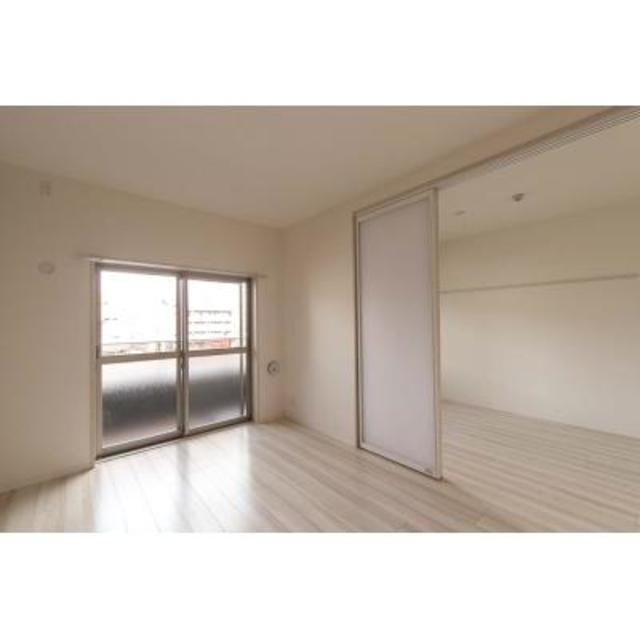 窓から光が入って来た時の様子。※写真は同タイプ住戸です。