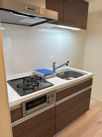 2口のガスコンロが導入されたキッチンです。
