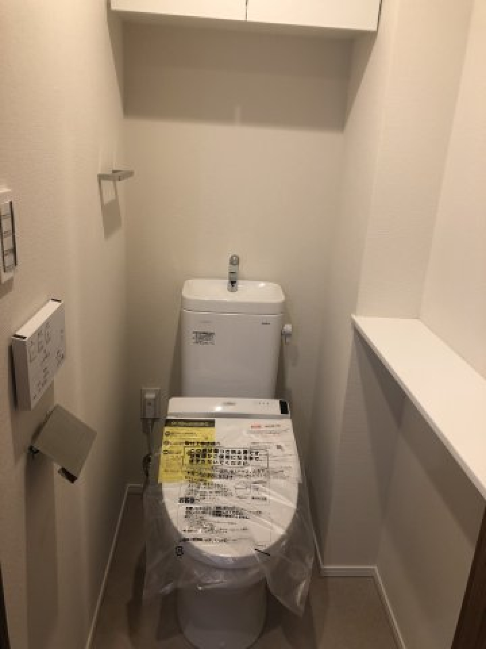 シンプルなトイレ。