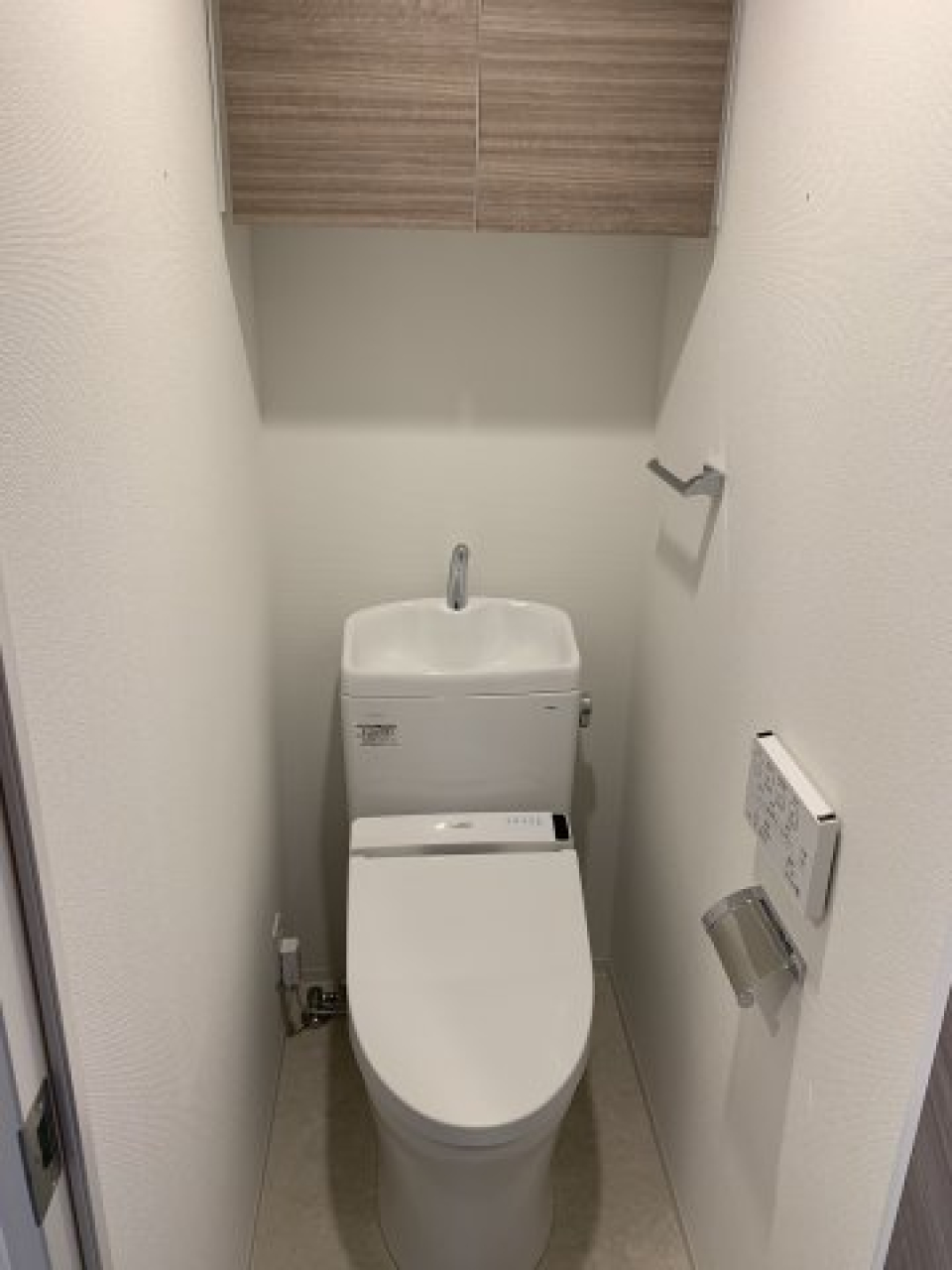 シンプルなトイレ。