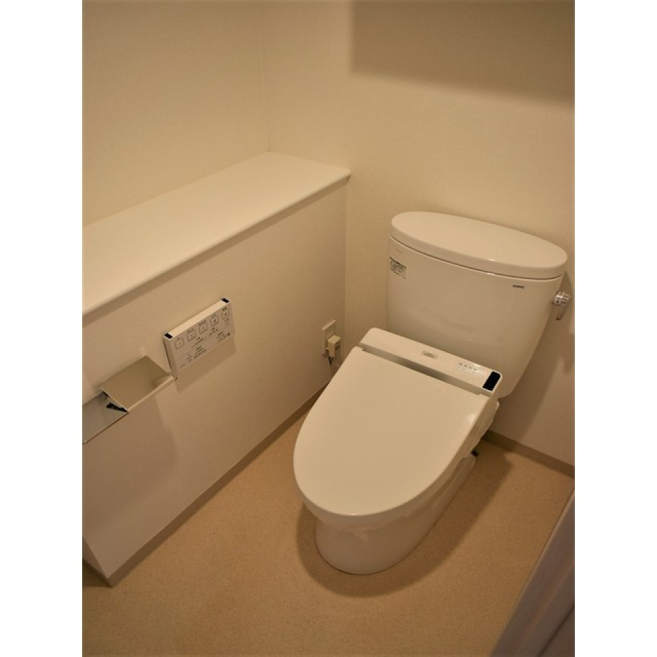 シンプルなトイレ。