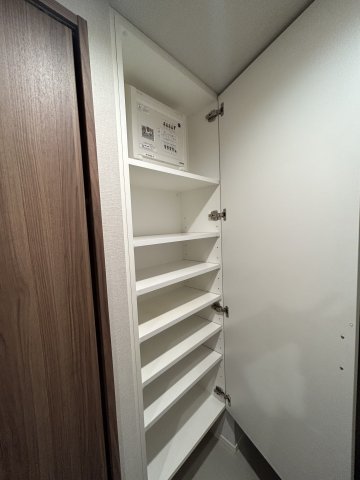 シューズボックスを開けた時の様子。