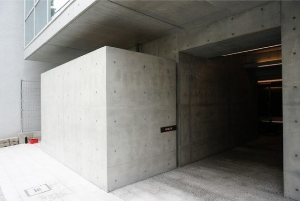 シンプルなのが良さを際立たせるエントランス