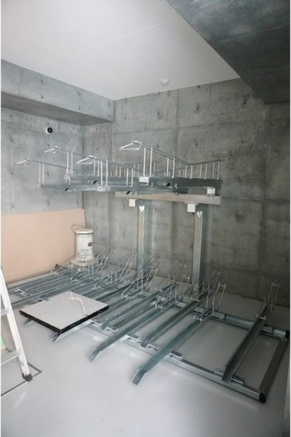 自転車は屋根下に保管できます