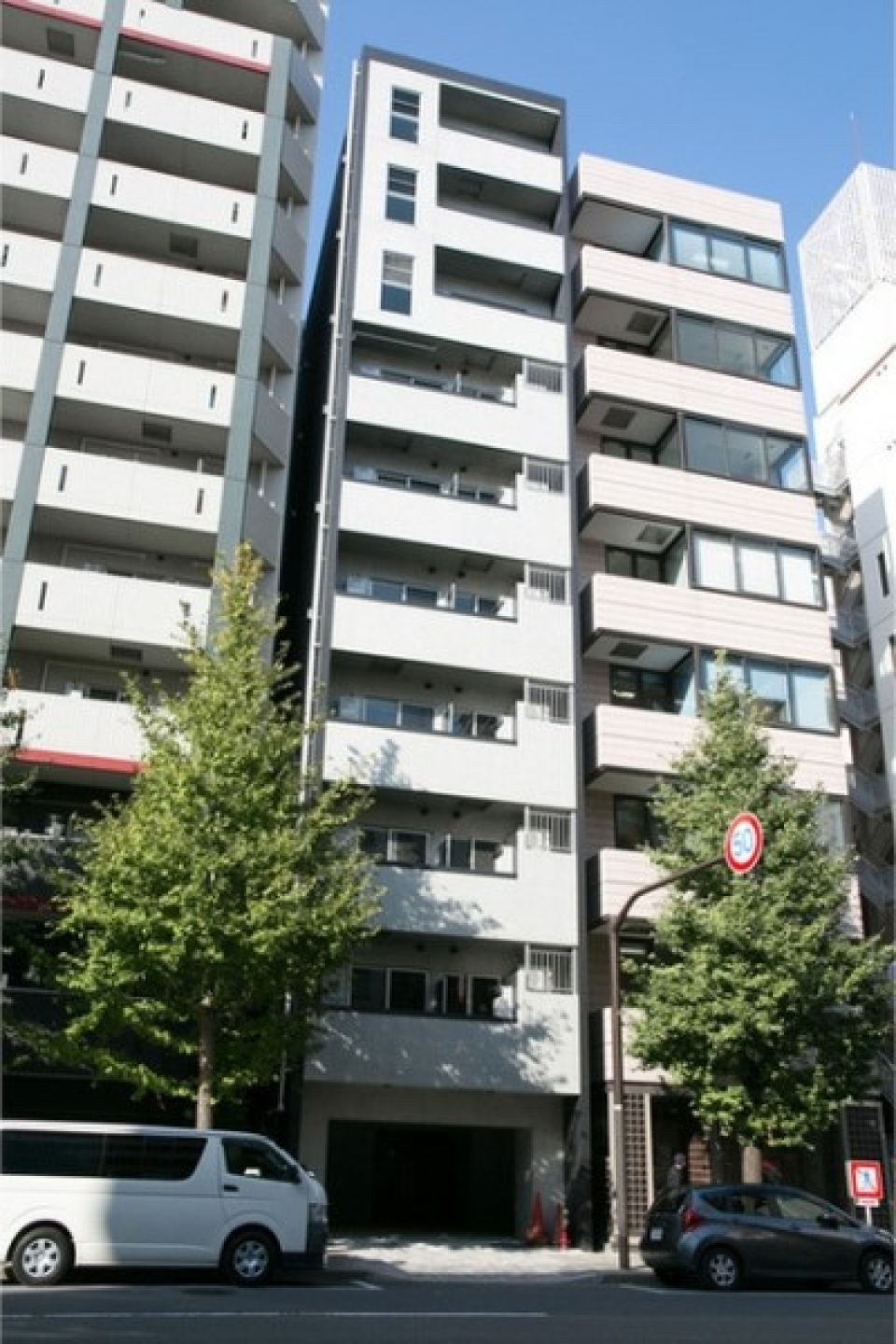 日比谷線/浅草線/総武線/新宿線など複数路線に徒歩圏内です